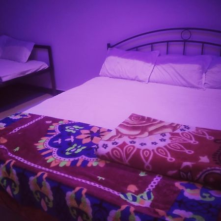 אויאיין Shivlok Guest House מראה חיצוני תמונה
