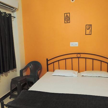אויאיין Shivlok Guest House מראה חיצוני תמונה