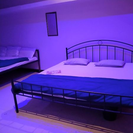 אויאיין Shivlok Guest House מראה חיצוני תמונה