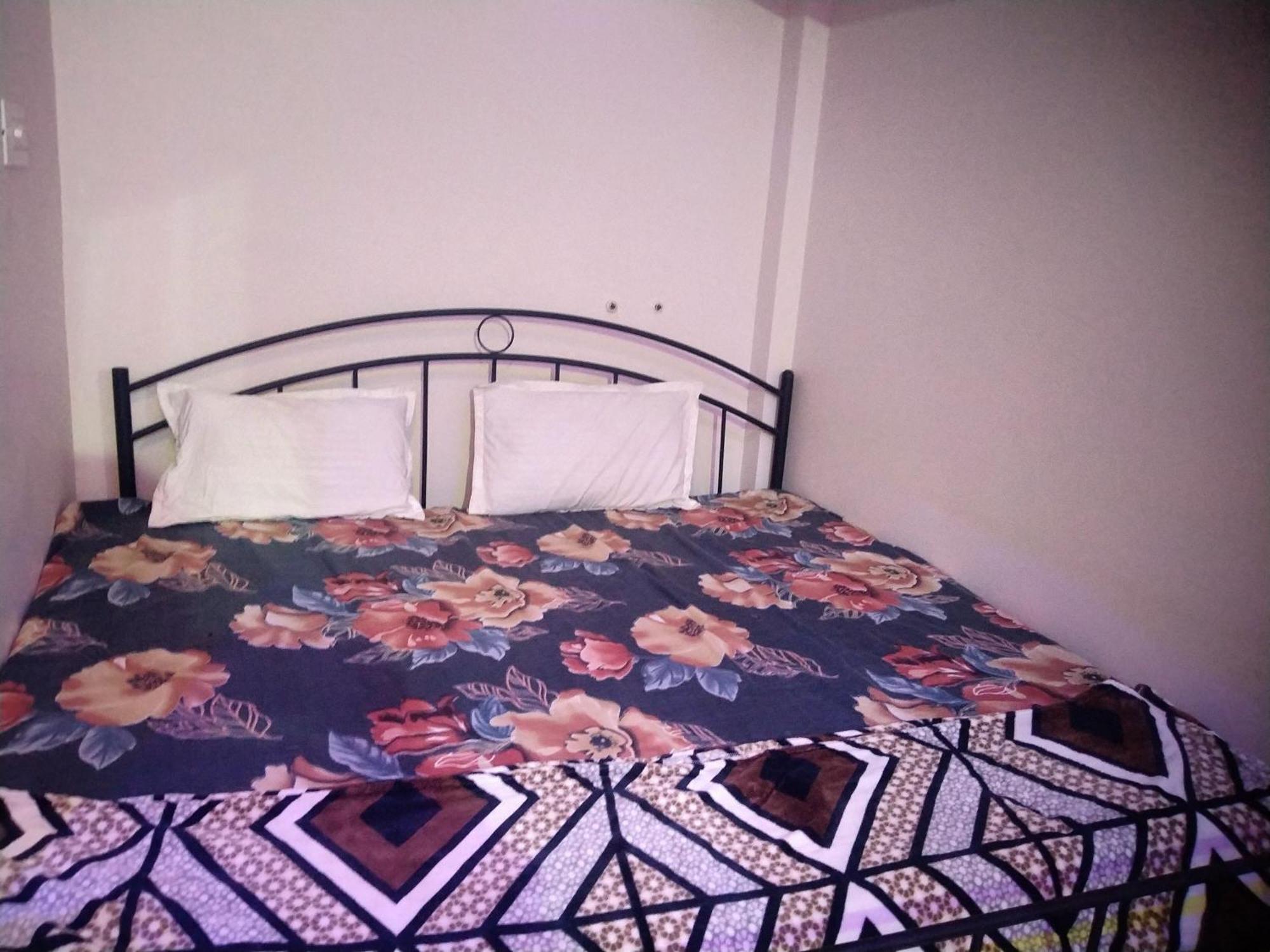 אויאיין Shivlok Guest House מראה חיצוני תמונה