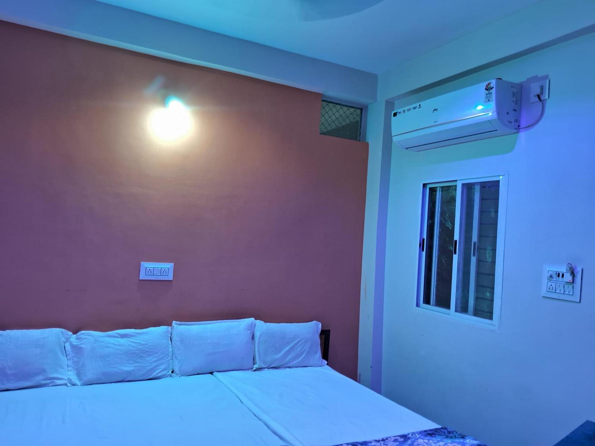 אויאיין Shivlok Guest House מראה חיצוני תמונה