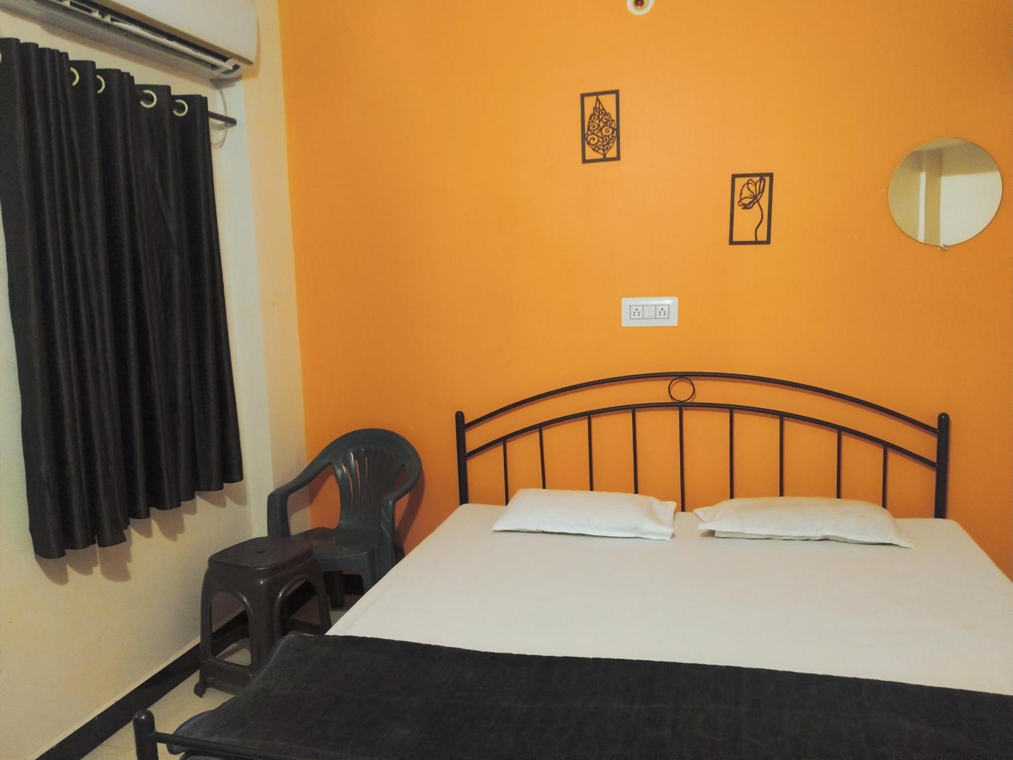 אויאיין Shivlok Guest House מראה חיצוני תמונה